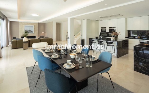Resale - Detached villa - Marbella - Nueva Andalucía