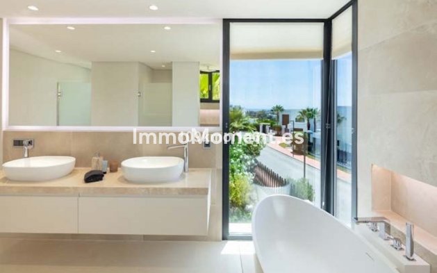 Resale - Detached villa - Marbella - Nueva Andalucía