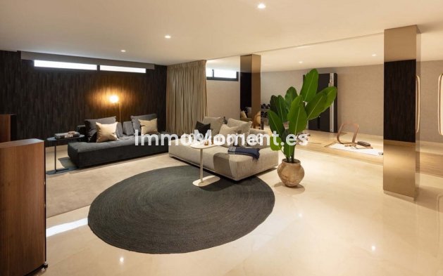 Resale - Detached villa - Marbella - Nueva Andalucía