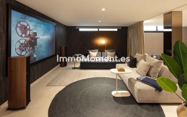 Resale - Detached villa - Marbella - Nueva Andalucía