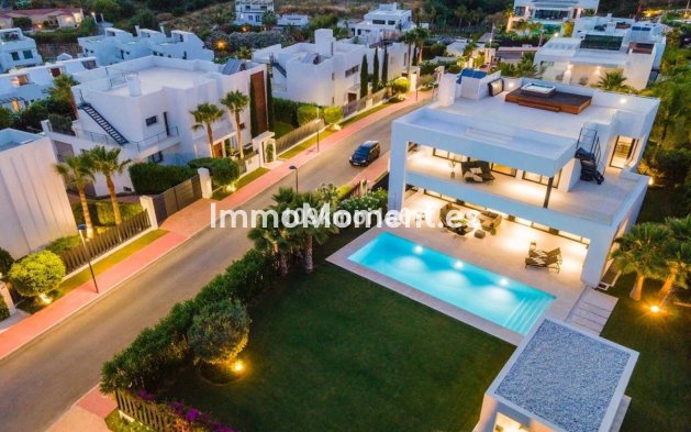 Resale - Detached villa - Marbella - Nueva Andalucía