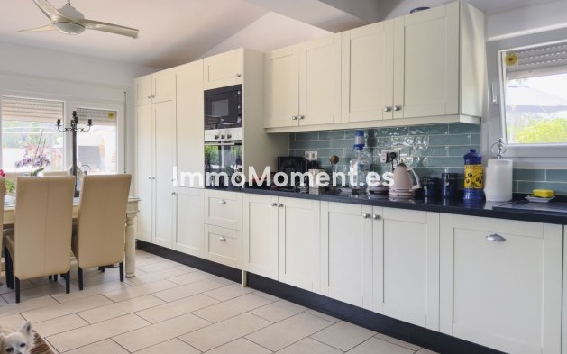 Resale - Country house - Inland  - Coín