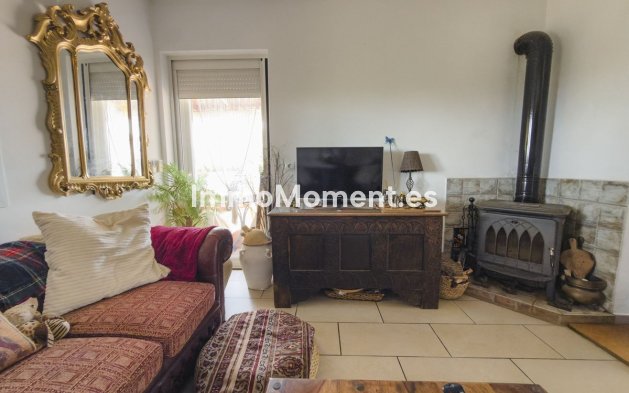 Resale - Country house - Inland  - Coín