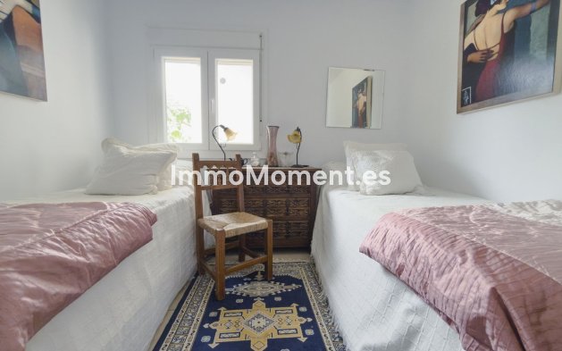 Resale - Country house - Inland  - Coín