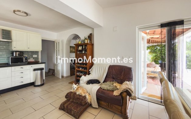 Resale - Country house - Inland  - Coín