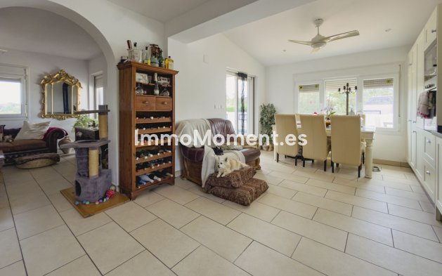 Resale - Country house - Inland  - Coín