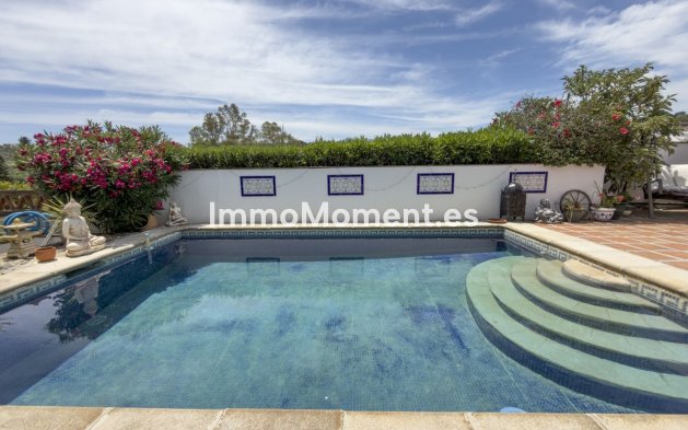 Resale - Country house - Inland  - Coín