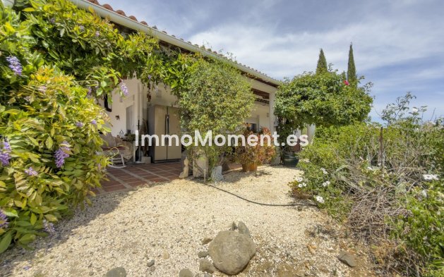 Resale - Country house - Inland  - Coín
