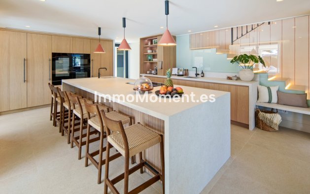 Wiederverkauf - Freistehende Villa - Marbella - Nueva Andalucía