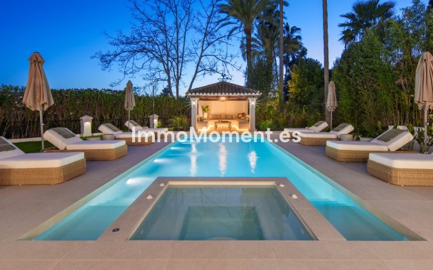 Wiederverkauf - Freistehende Villa - Marbella - Nueva Andalucía