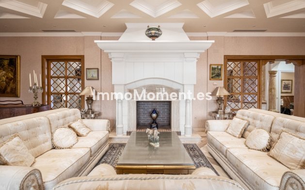 Wiederverkauf - Freistehende Villa - Marbella - Nueva Andalucía