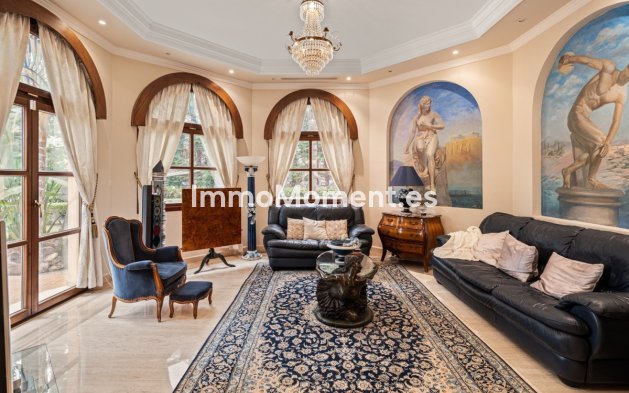 Wiederverkauf - Freistehende Villa - Marbella - Nueva Andalucía