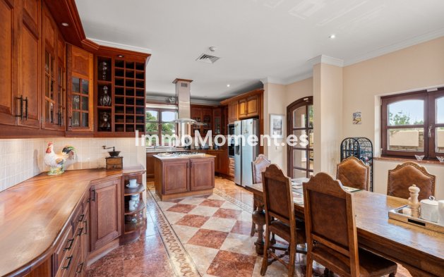 Wiederverkauf - Freistehende Villa - Marbella - Nueva Andalucía