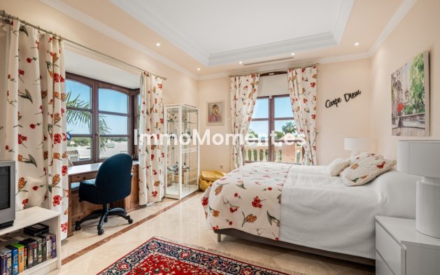 Wiederverkauf - Freistehende Villa - Marbella - Nueva Andalucía
