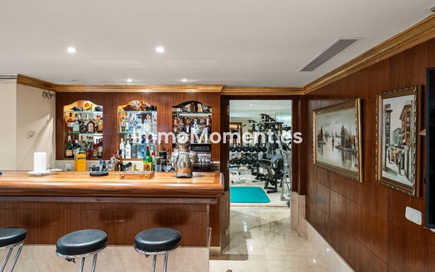 Wiederverkauf - Freistehende Villa - Marbella - Nueva Andalucía