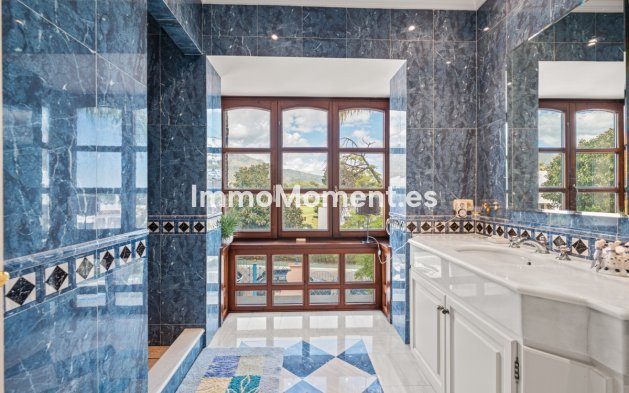 Wiederverkauf - Freistehende Villa - Marbella - Nueva Andalucía