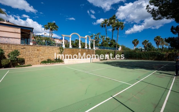 Wiederverkauf - Freistehende Villa - Marbella - Nueva Andalucía