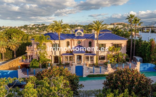 Wiederverkauf - Freistehende Villa - Marbella - Nueva Andalucía