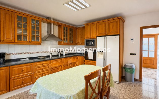 Wiederverkauf - Freistehende Villa - Marbella - Marbella Centro