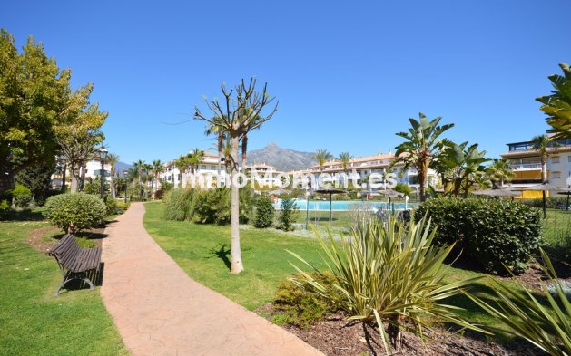 Revente - Appartement - Marbella - Nueva Andalucía