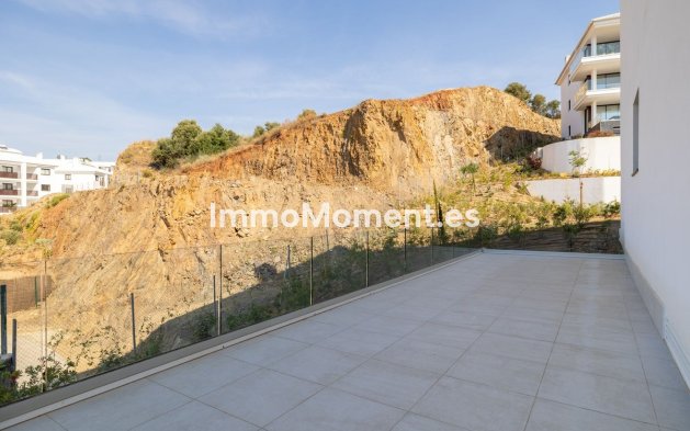 Resale - Apartment - Fuengirola - Higueron