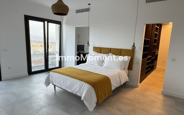 Bestaande woning - Vrijstaande villa - Binnenland  - Coín