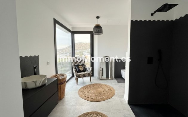 Bestaande woning - Vrijstaande villa - Binnenland  - Coín