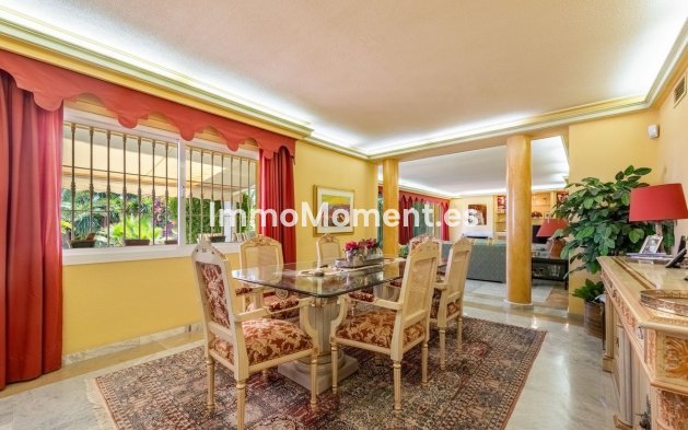 Wiederverkauf - Freistehende Villa - Estepona  - Atalaya