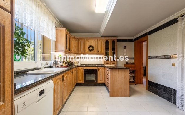 Wiederverkauf - Freistehende Villa - Estepona  - Atalaya