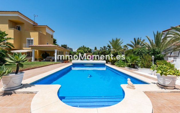 Wiederverkauf - Freistehende Villa - Estepona  - Atalaya