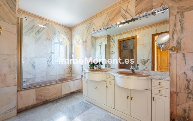 Wiederverkauf - Freistehende Villa - Estepona  - Atalaya