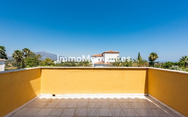 Wiederverkauf - Freistehende Villa - Estepona  - Atalaya