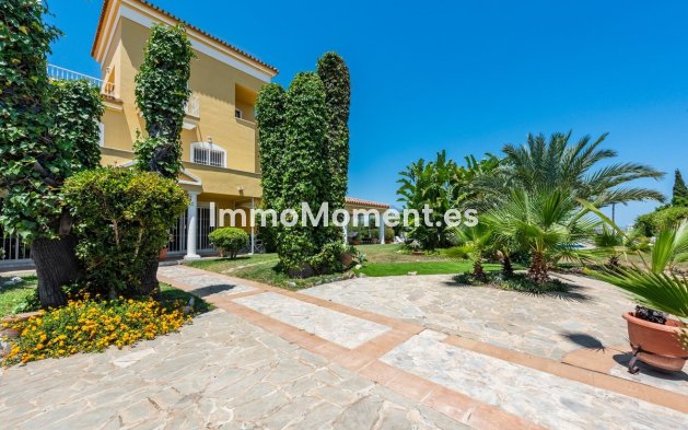 Wiederverkauf - Freistehende Villa - Estepona  - Atalaya