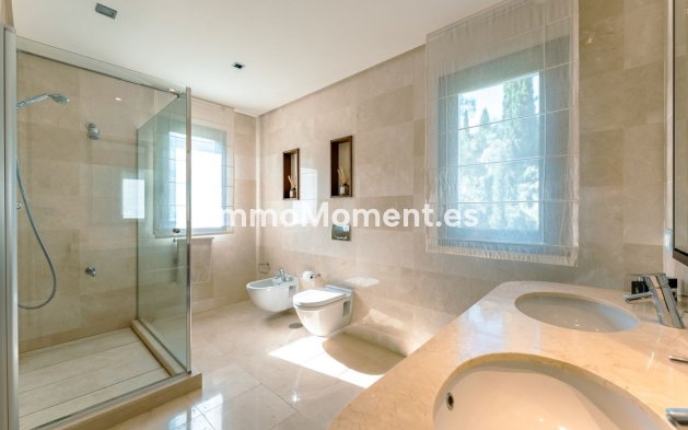 Resale - Apartment - Benahavís - La Quinta