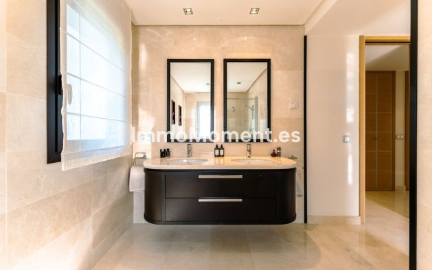 Resale - Apartment - Benahavís - La Quinta