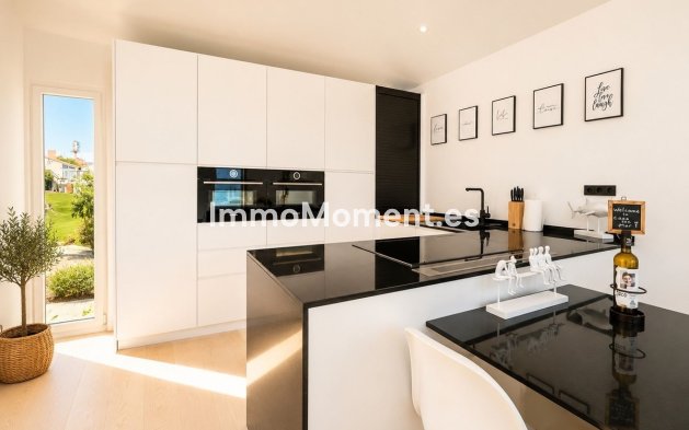 Resale - Detached villa - Estepona - Estepona Centro