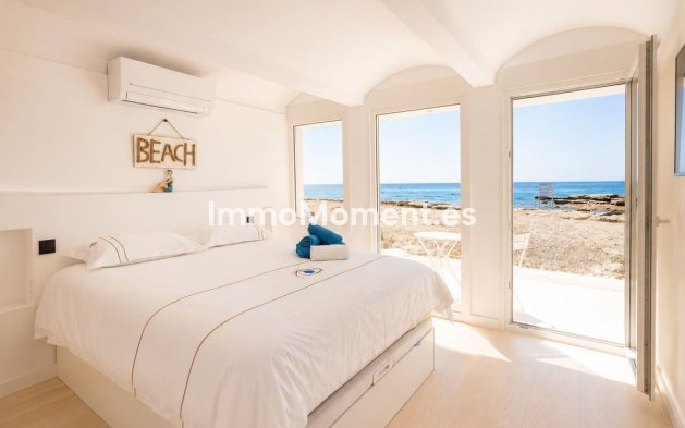 Resale - Detached villa - Estepona - Estepona Centro