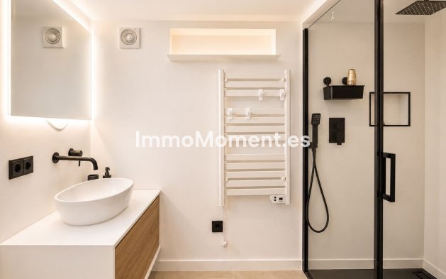 Resale - Detached villa - Estepona - Estepona Centro