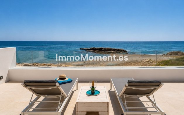 Resale - Detached villa - Estepona - Estepona Centro