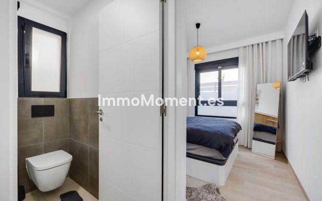 Resale - Apartment - Torrevieja - Torrevieja Centro
