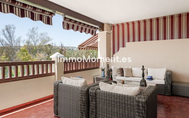 Resale - Apartment - Estepona - Atalaya