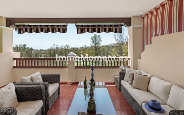 Resale - Apartment - Estepona - Atalaya