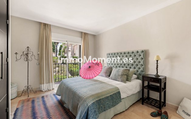Resale - Apartment - Estepona - Atalaya