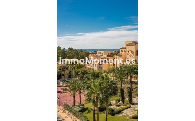 Resale - Apartment - Estepona - Atalaya