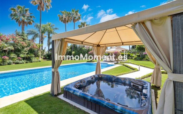 Wiederverkauf - Freistehende Villa - Marbella - Nueva Andalucía