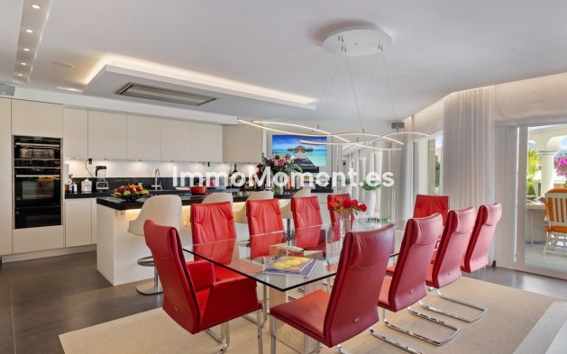Wiederverkauf - Freistehende Villa - Marbella - Nueva Andalucía