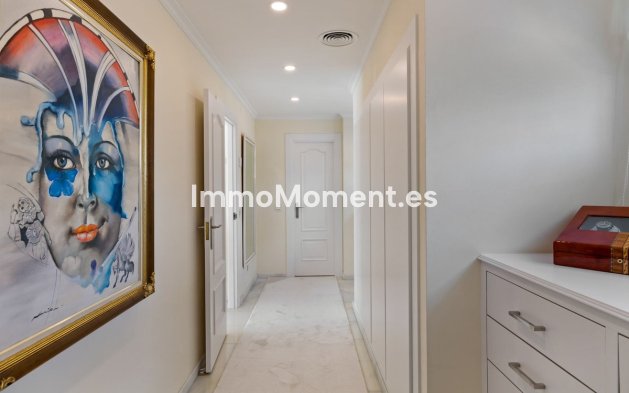 Wiederverkauf - Freistehende Villa - Marbella - Nueva Andalucía