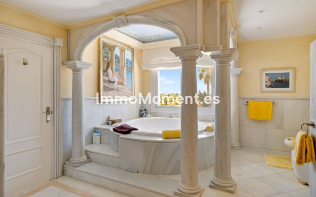 Wiederverkauf - Freistehende Villa - Marbella - Nueva Andalucía
