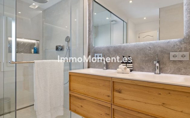 Wiederverkauf - Freistehende Villa - Marbella - Nueva Andalucía