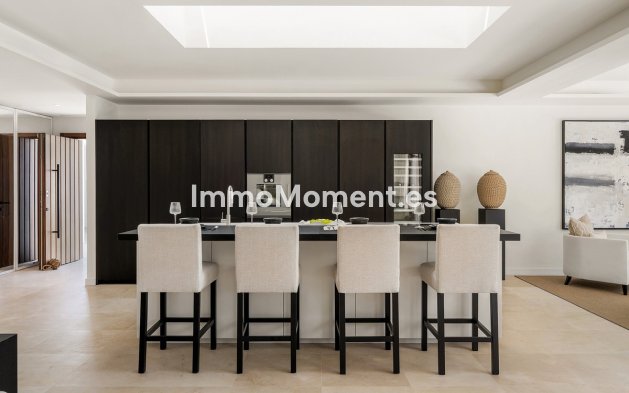 Wiederverkauf - Freistehende Villa - Marbella - Nueva Andalucía